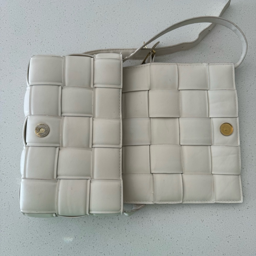 White Woven Crossbody Bag - Picture 6 of 11